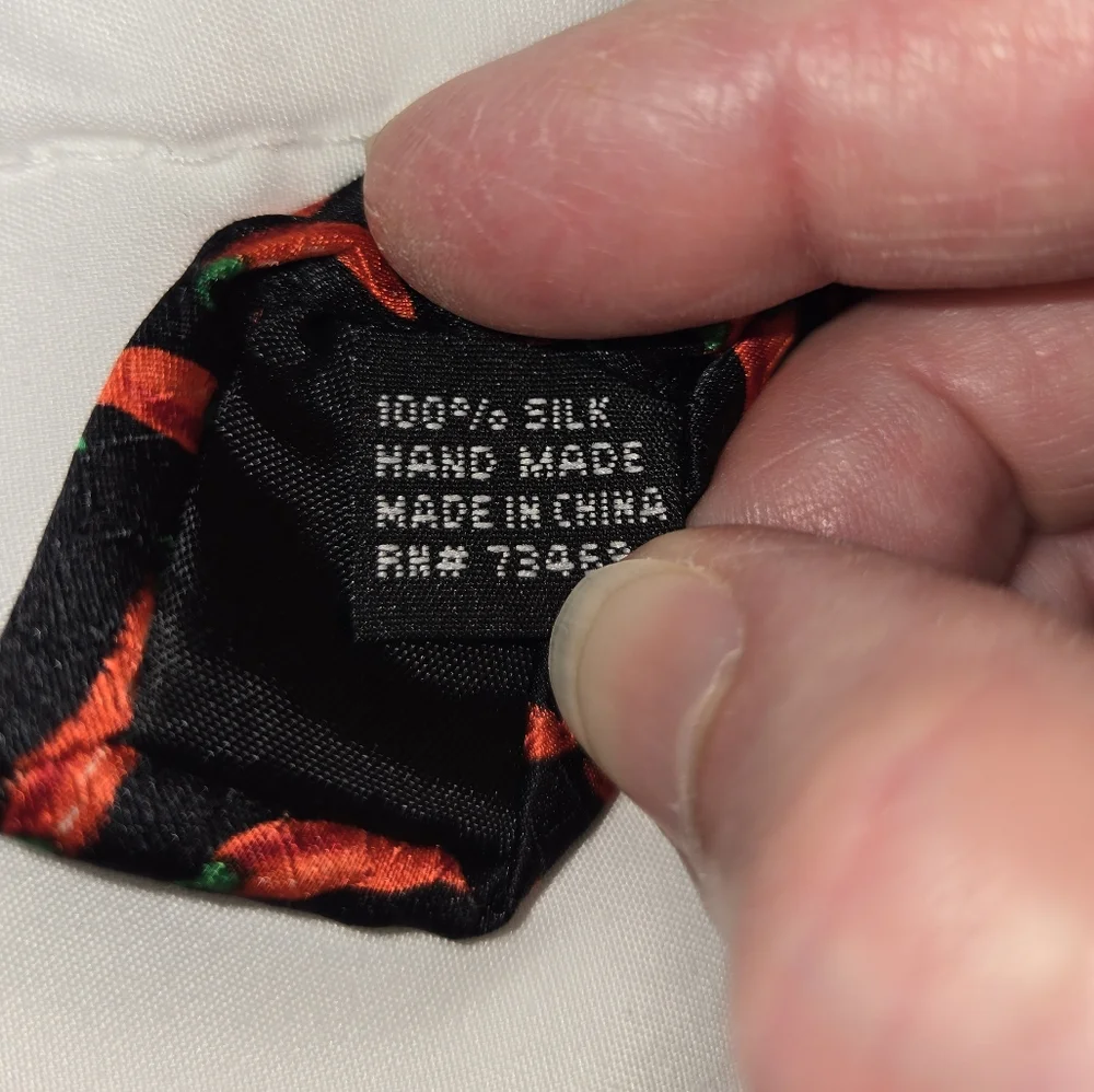 Looney Tunes Men's Taz Hot Pepper Silk Necktie